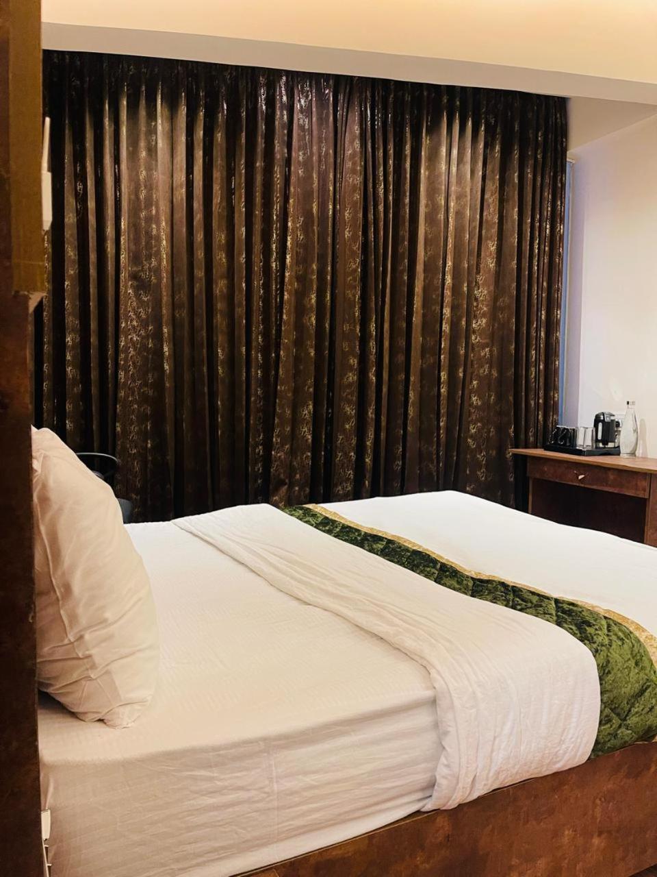 The Taaj Comforts Bangalore Exteriör bild